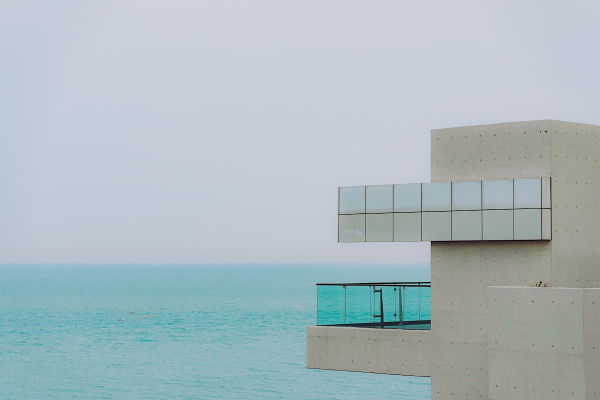 Buy high-end sea view properties